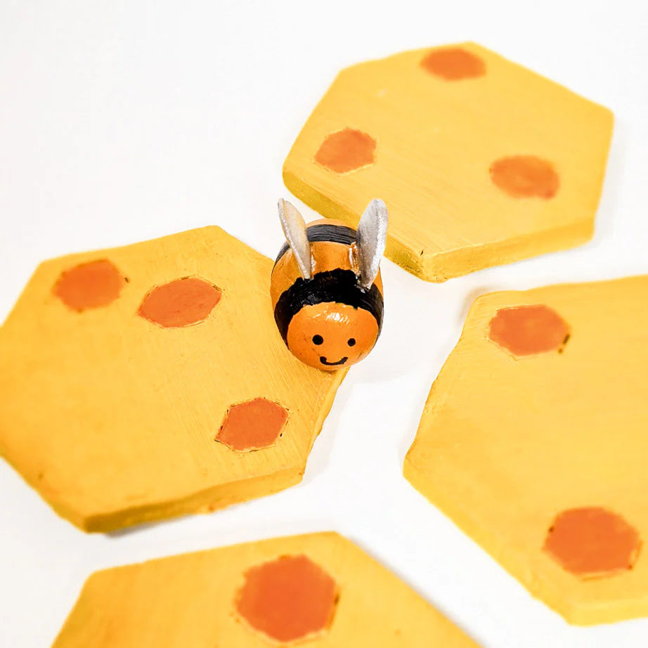 Kids pottery inspo - bee